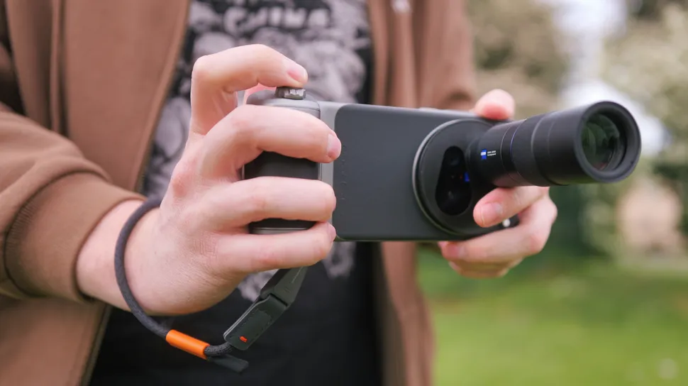 PGYTech lança kit com teleconverter 2.35x para iPhone que promete zoom óptico de até 11,7x